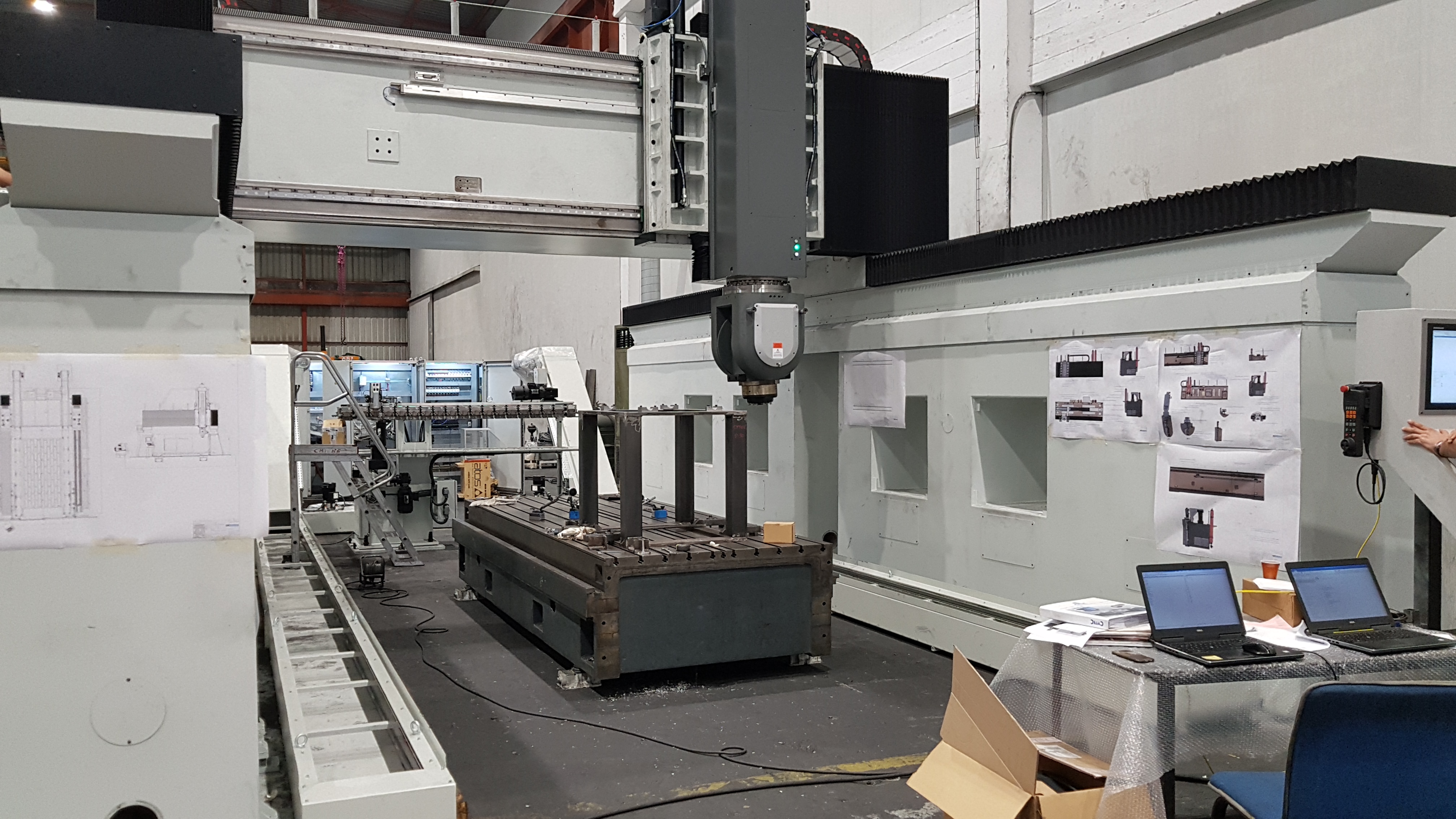CMI Durango sells a 5-axis gantry milling machine to the MAGNA group in Mexico.
